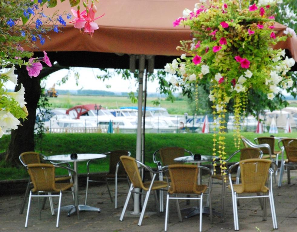 Bed and Breakfast The Lazy Otter Stretham Exterior foto
